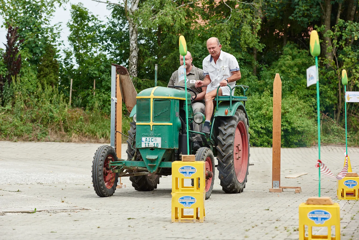 Bauernhofolympiade Traktor fahren